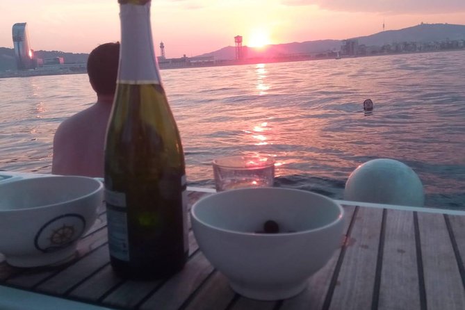 1h Refreshing Sailing Tour in Barcelona with Open Bar & Snacks - Drinks, snacks, and the open-bar question