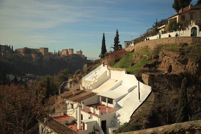 Albaicin & Sacramonte Electric Bike Tour in Granada - Sacromonte and its cave-house traditions