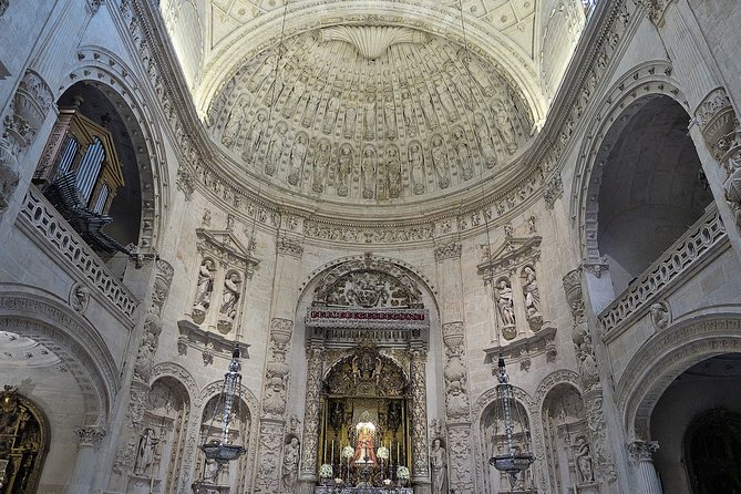 Alcazar, Cathedral and Giralda Guided Tour with Priority Tickets - The Royal Alcázar and its many layers