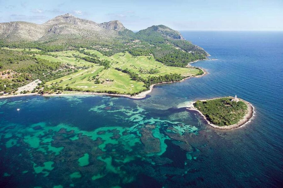 Alcudia: Boat Trip to Coll Baix - Reaching Coll Baix by boat