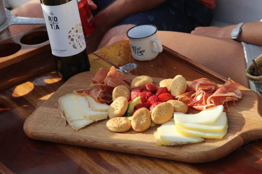 Alcudia: Traditional Wooden Boat Trip with Snorkeling - What the captain adds to the experience