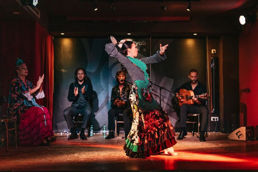 "Algarabía": Flamenco Show at Café Ziryab. Madrid - Who will enjoy Algarabía most?