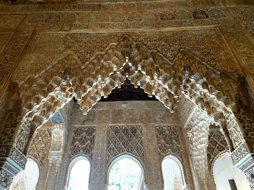 Alhambra and Nasrid Palaces Guided Tour with Tickets - Three hours, group size, and pace