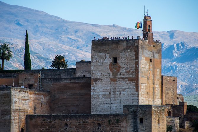 Alhambra and Nasrid Palaces Ticket with Audioguide - Start at the welcome point near the parking area