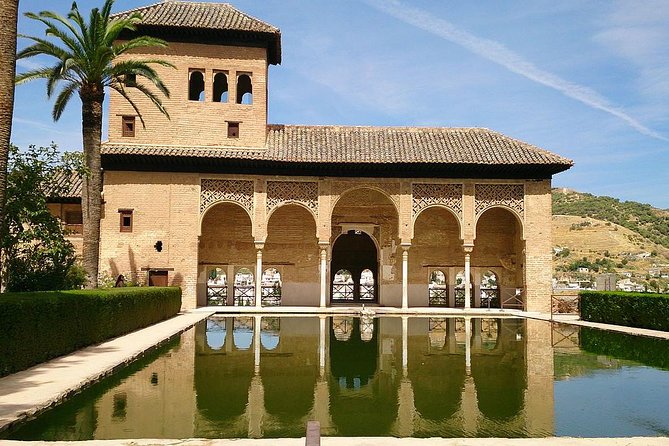 Alhambra &Charles Palace Guided Tour with Optional Nasrid Palaces - Timing changes and the practical cost of mistakes