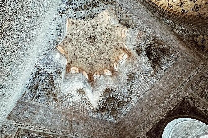 Alhambra Experience – Explore Nasrid Palaces & Generalife Gardens - Starting with the Alhambra complex