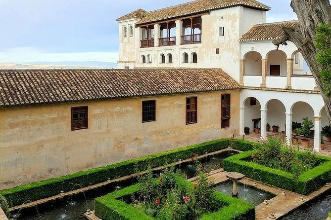 Alhambra Experience – Explore Nasrid Palaces & Generalife Gardens - The biggest risk: confirmation close to your visit