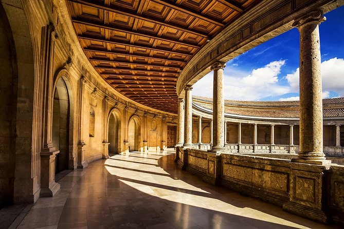 Alhambra & Generalife Skip the line Small Group including Nasrid Palaces - Group size, pace, and physical demands