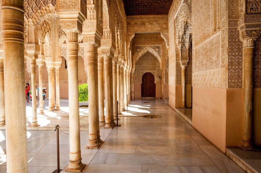 Alhambra & Generalife Tour including Transport & Admission - Key points to know before booking
