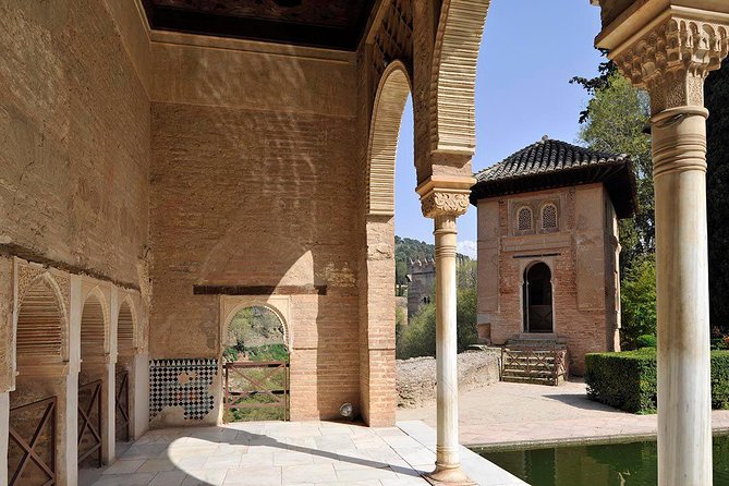 Alhambra Guided Tour & Albaicin Tour from Seville - Generalife gardens in a short 30 minutes