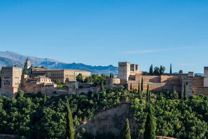Alhambra Guided Tour & Albaicin Tour from Seville - The Alhambra: the heart of the day