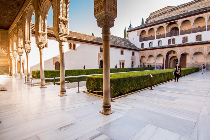 Alhambra Guided Tour & Albaicin Tour from Seville - Guide quality and group communication