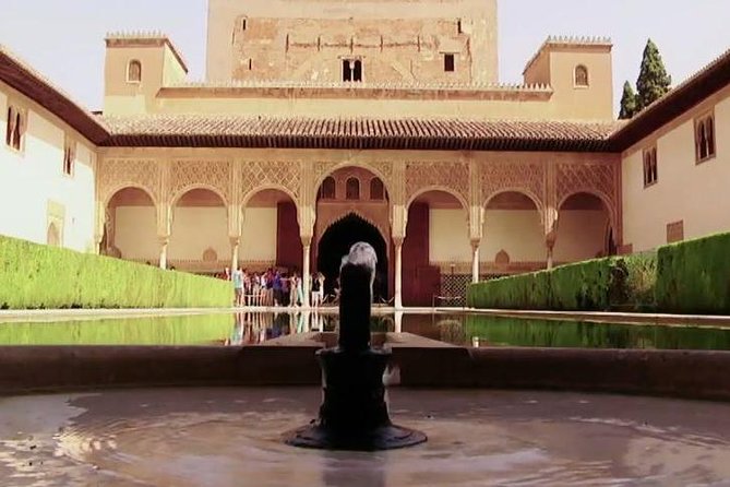 Alhambra Guided Tour & Albaicin Tour from Seville - The Albaicín: narrow lanes and hilltop views
