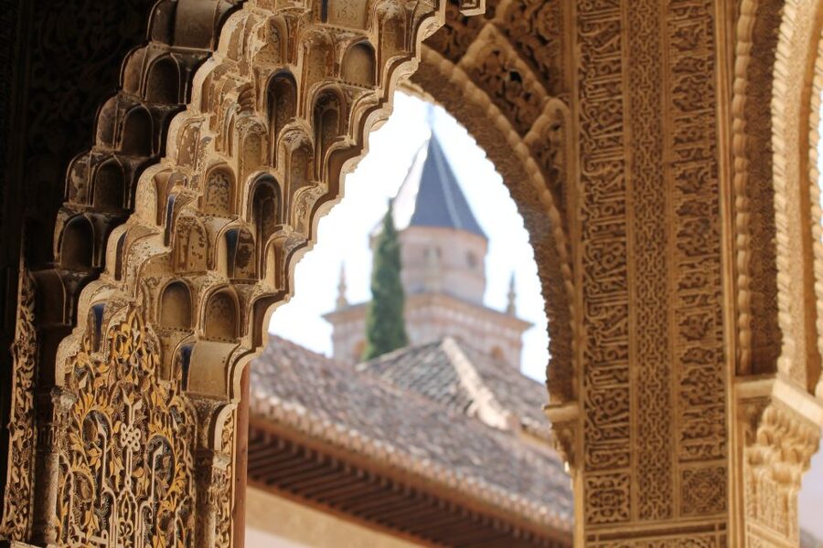 Alhambra Guided Tour with Fast-Track Entry - Why A Guide Matters Inside The Alhambra