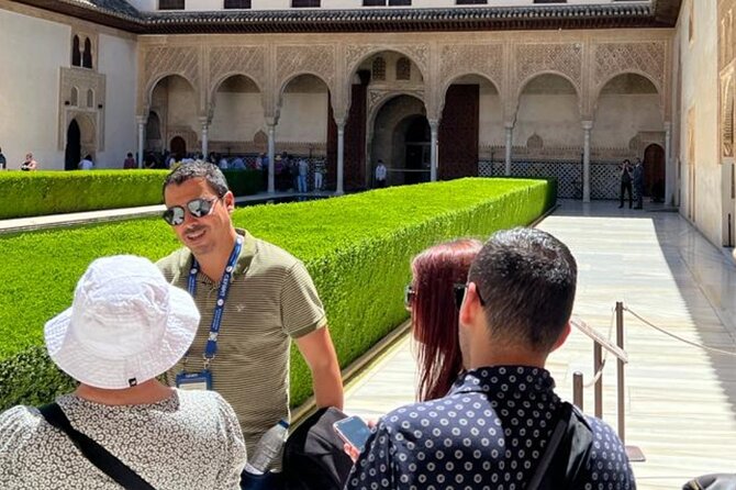 Alhambra, Nasrid Palaces, Generalife & Alcazaba Private Tour - The Medina remains, about 20 minutes