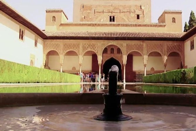 Alhambra Private/Small Group Tour & Nasrid Palaces Skip the Line - Palace of Charles V and the changing face of Granada