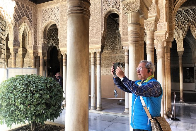Alhambra: Small Group Tour with Local Guide & Admission - Meeting at the Welcome Visitor Center
