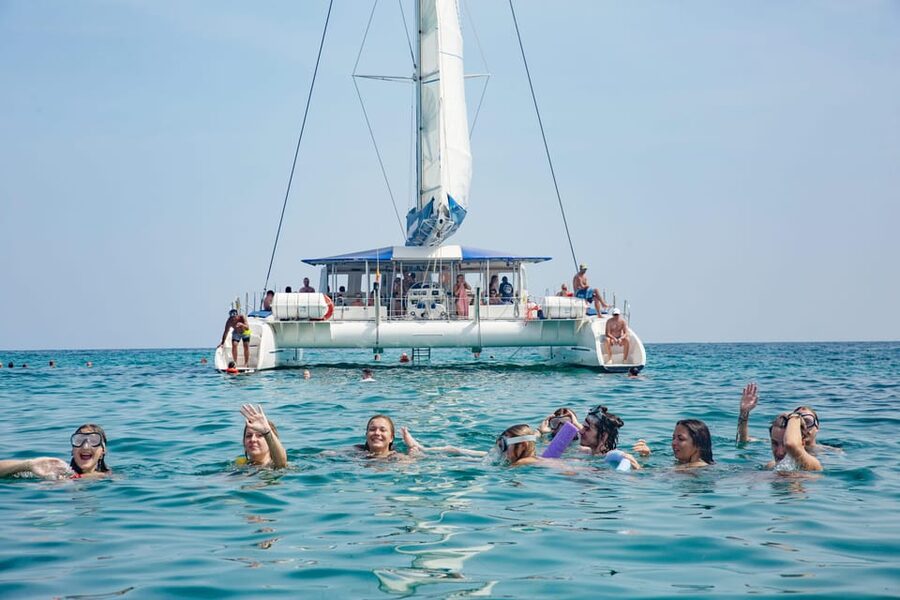 Alicante: 3-Hour Coastal Catamaran Cruise - Leaving Alicante by catamaran