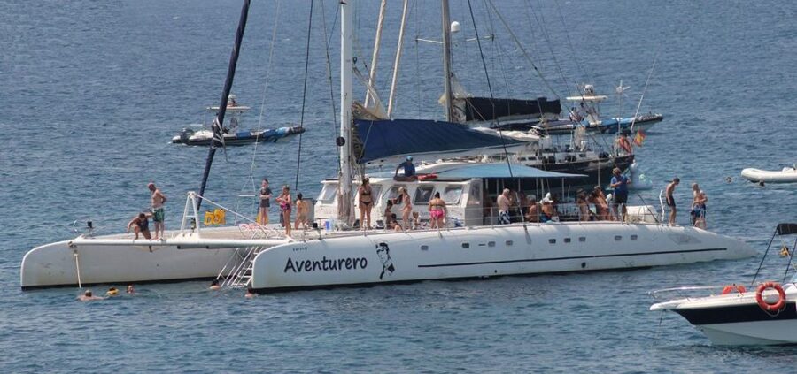 Alicante: 3-Hour Coastal Catamaran Cruise - Fruit, drinks, and the onboard rhythm