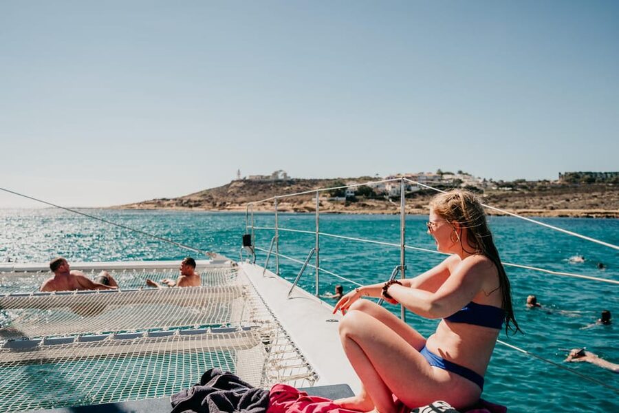 Alicante: 3-Hour Coastal Catamaran Cruise - How crowded is the catamaran?