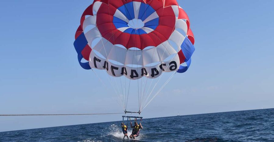 Alicante: Boat Trip and Parasailing Experience with Drink - Key points at a glance
