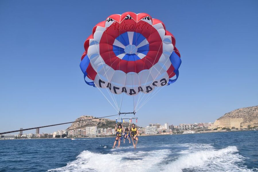 Alicante: Boat Trip and Parasailing Experience with Drink - Photos and videos can add value