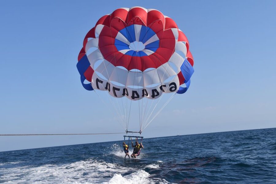 Alicante: Boat Trip and Parasailing Experience with Drink - Is $74 good value?