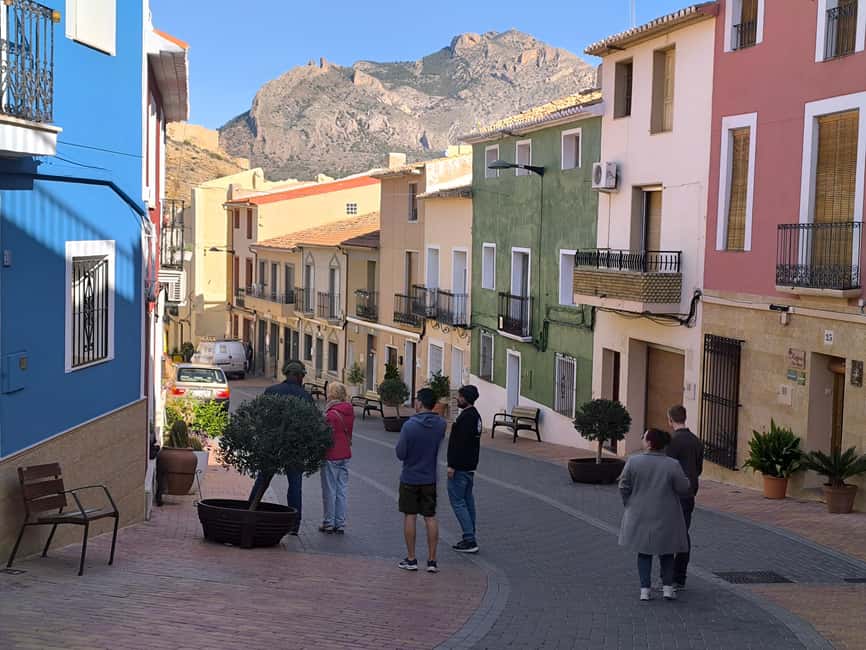 Alicante: Canelobre Caves & Busot Tour with Local Guide - Who should book this outing?