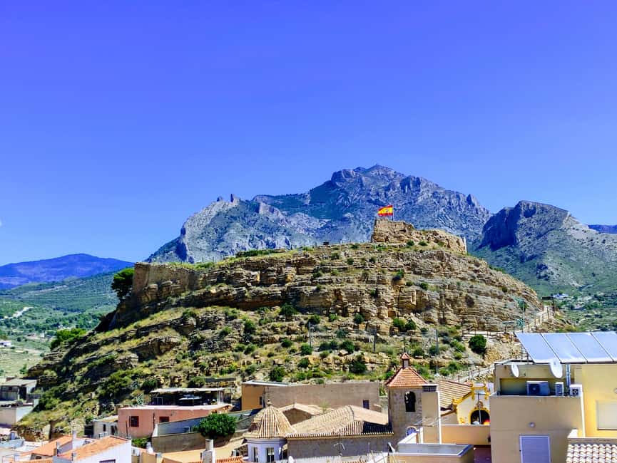 Alicante: Canelobre Caves & Busot Tour with Local Guide - The 30-minute ride from Alicante