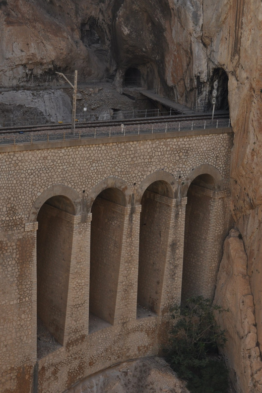 Ardales: Caminito del Rey & El Gaitanejo Guided Walking Tour - Entering the gorge from the north
