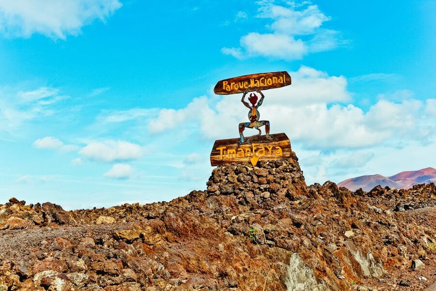 Arrecife: Timanfaya and Green Lagoon for Cruise Passengers - Inside Timanfaya, the bus ride does the heavy lifting