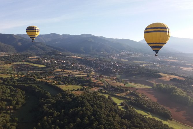 Balloon Ride over Catalonia with optional Pick-up from Barcelona - A short coffee stop at Restaurant Zèfir