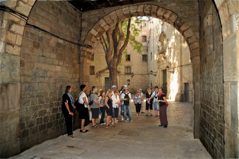 Barcelona 2-Hour Gothic Walking Tour - Why a two-hour walk works so well here