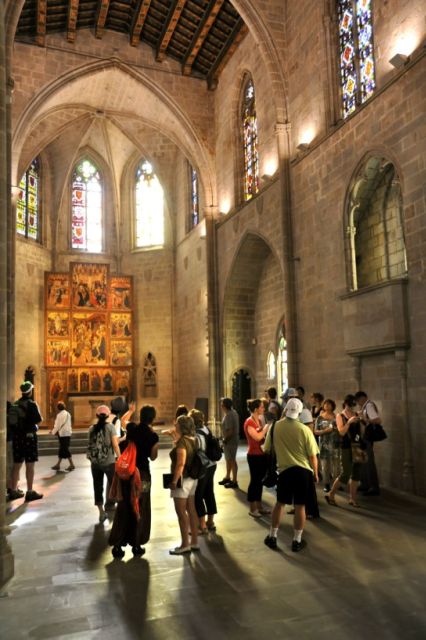 Barcelona 2-Hour Gothic Walking Tour - What the guides add