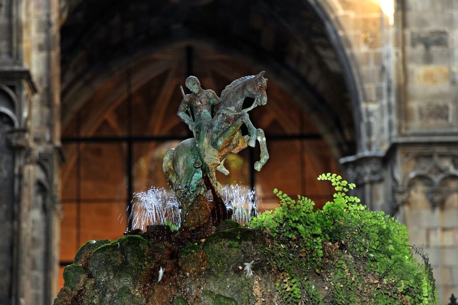 Barcelona 2-Hour Gothic Walking Tour - Meeting at Plaça de la Seu