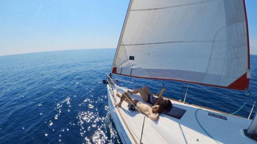Barcelona: 2-Hour Sunset Sailboat Trip - How the boat feels in different weather