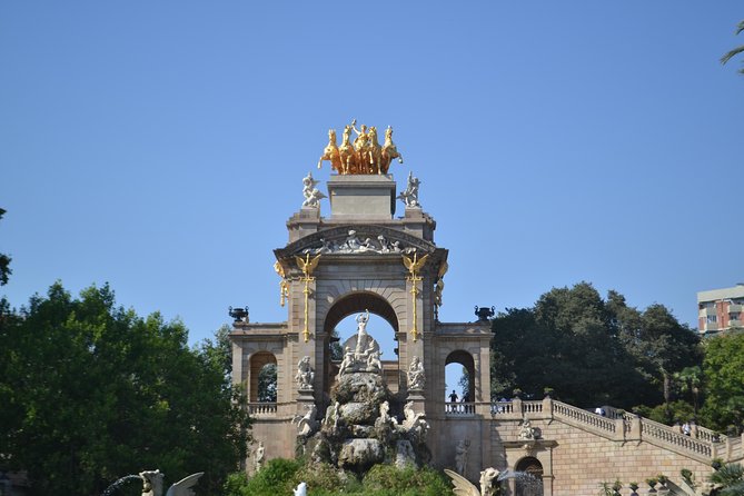 Barcelona 3-hour Bike or E-Bike Tour: Highlights and Hidden Gems - Santa Maria del Mar and the final old-city note