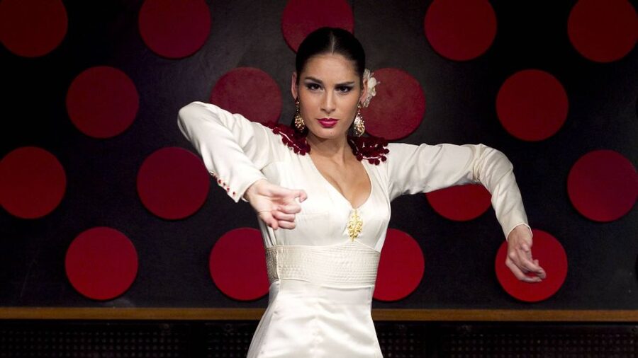 Barcelona: 4-Hour Tapas Evening Tour and Flamenco Show - Why this Barcelona evening works