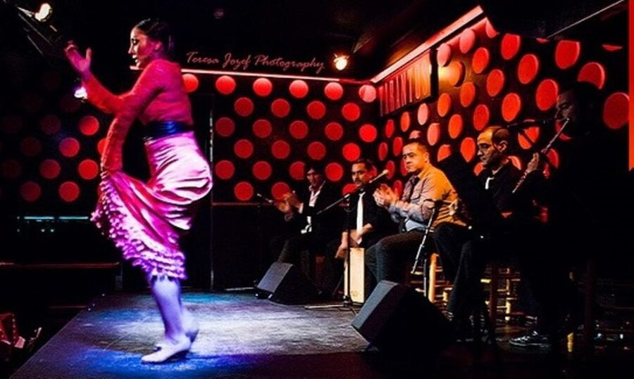 Barcelona: 4-Hour Tapas Evening Tour and Flamenco Show - The guides make or break the evening