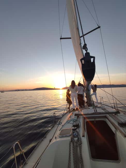 Barcelona Badalona : Sailboat Tour, Snacks, Drinks, Swimming - Meeting the Boat in Badalona