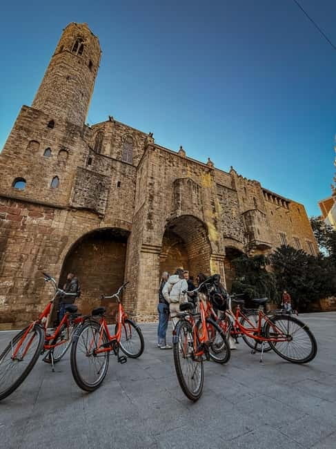Barcelona: Bike or eBike Tour, Top Sights & Local Insights - Passeig de Gràcia and the modernist houses