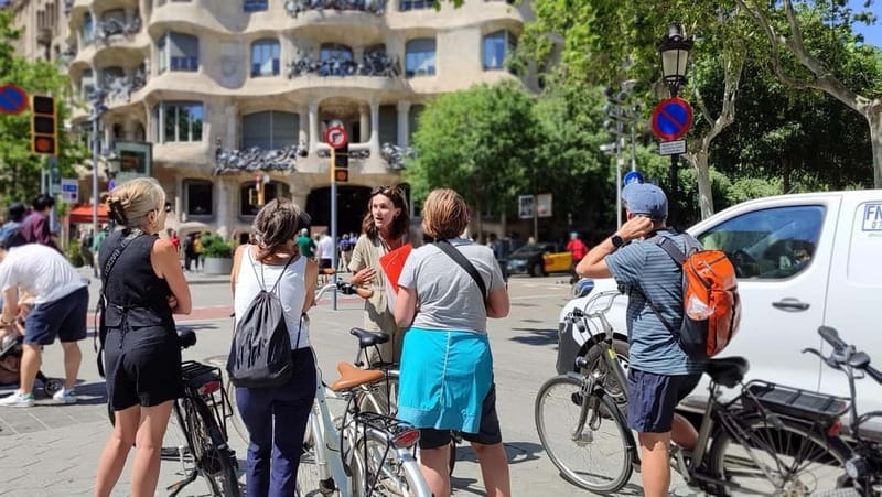 Barcelona: Bike or eBike Tour, Top Sights & Local Insights - La Monumental and the return to Gran Via