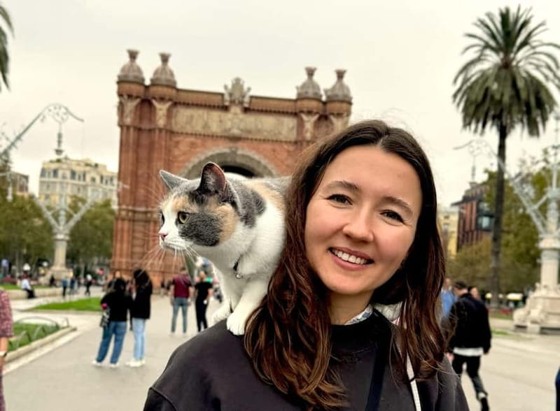 Barcelona: Bike or eBike Tour, Top Sights & Local Insights - Bikes, pace, safety, and physical demands