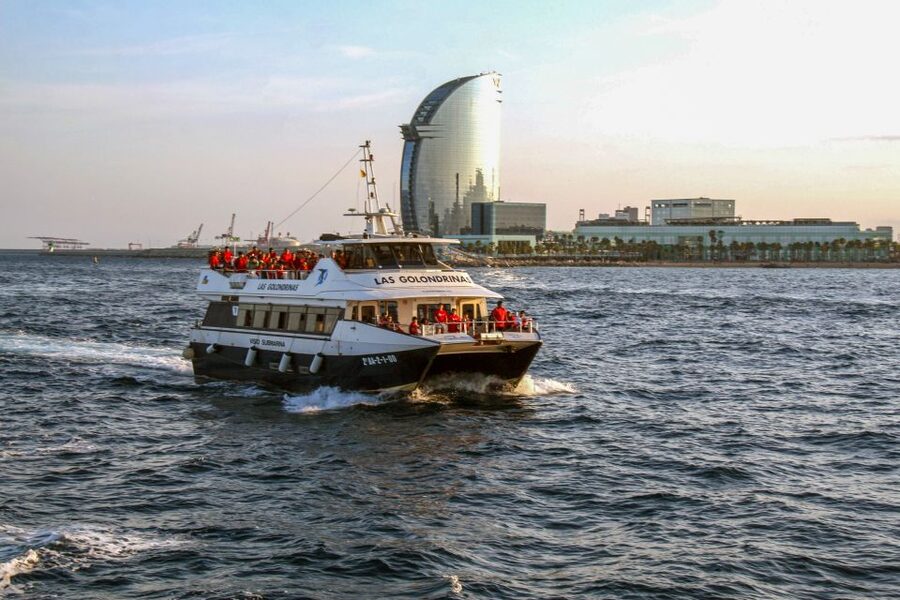 Barcelona: Boat Tour in Las Golondrinas - Beaches and coastline without the walking