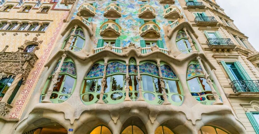 Barcelona: Casa Batlló Entry with Self-Audioguide Tour - Why Casa Batlló is more than a pretty façade