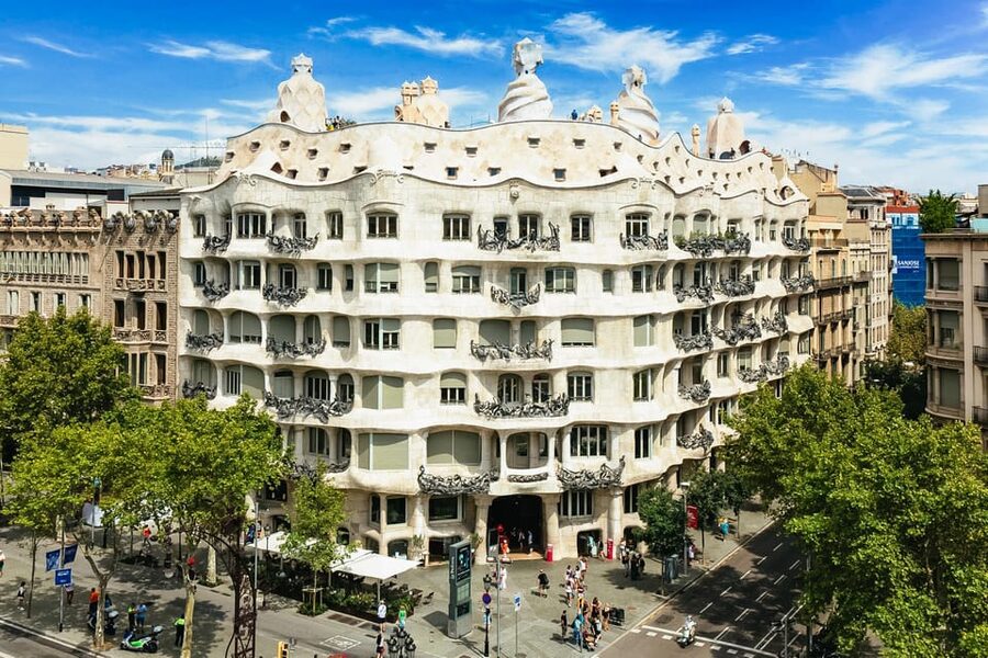 Barcelona: Casa Milà Early-Morning Access Guided Tour - Key points to know before booking