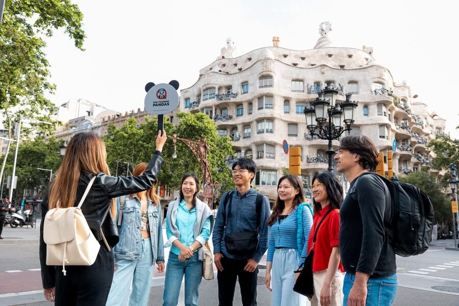 Barcelona: Casa Vicens, Pedrera, and Casa Batlló Guided Tour - Walking through Gràcia adds welcome local context