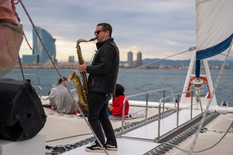 Barcelona: Catamaran Cruise with optional Live Jazz Music - Live jazz with saxophone and guitar