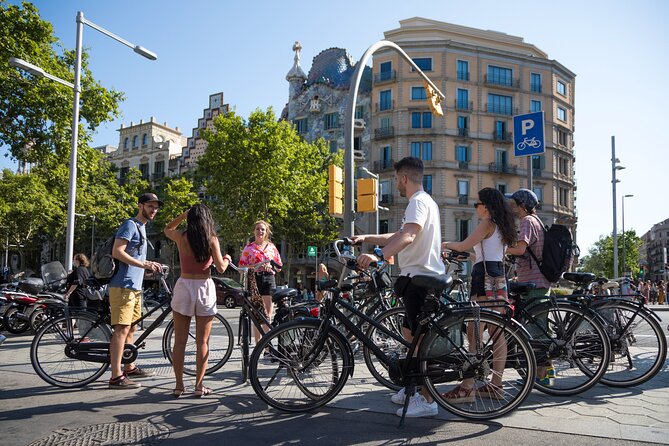 Barcelona City Highlights Bike Tour - Guides, pace, and the feel of the ride