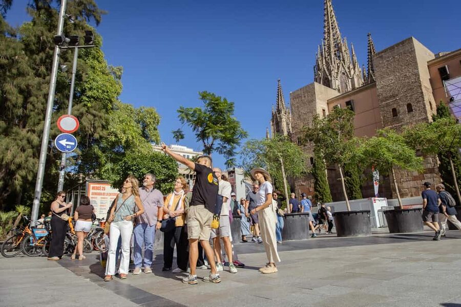 Barcelona: City Walking Tour with Local Guide - Why this Barcelona walking tour works well